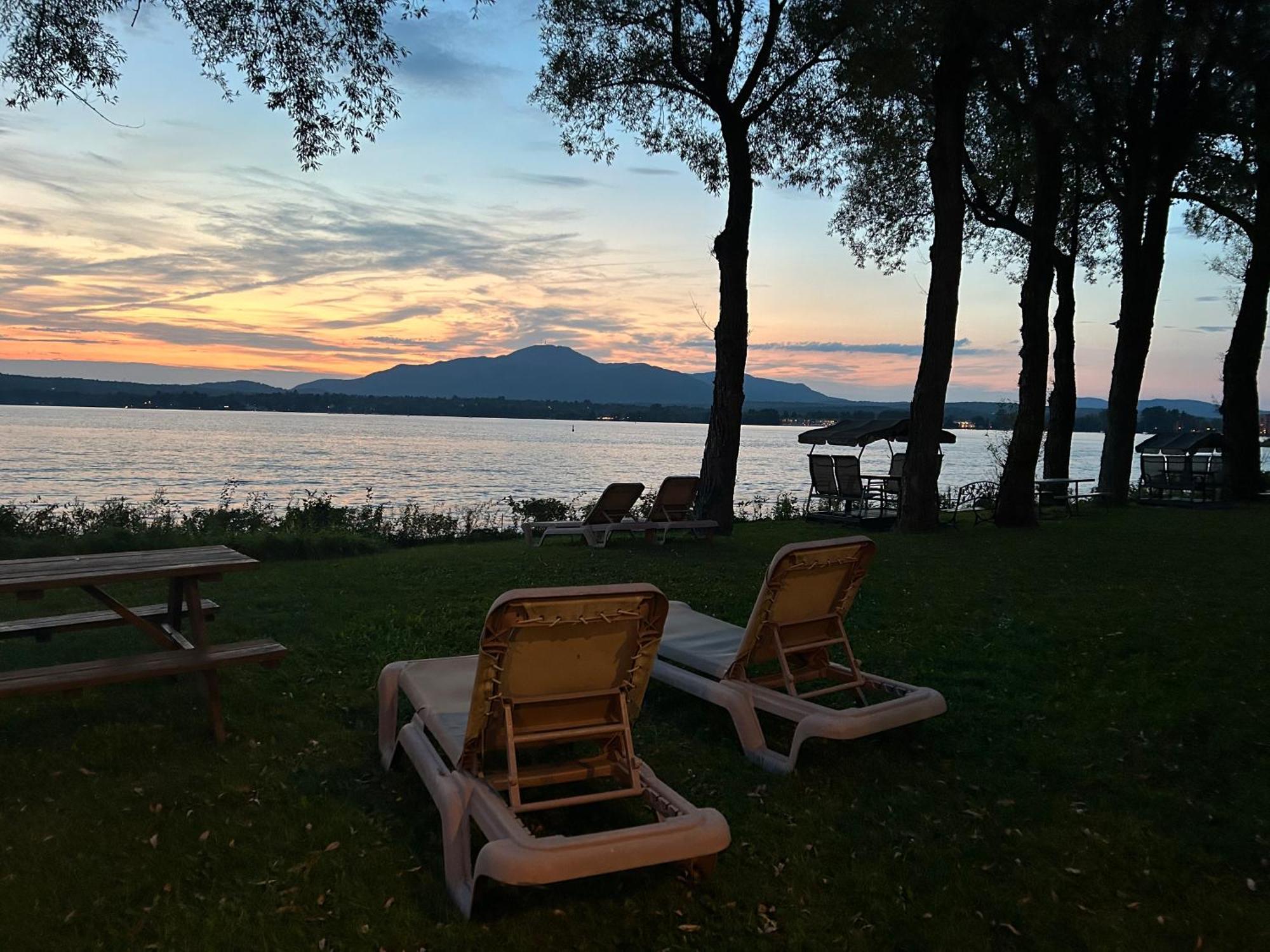 Au P'Tit Cocon Sur Le Lac Magog Eksteriør billede